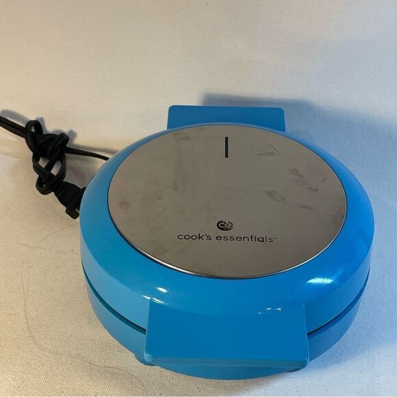 Cook’s Essentials Blue Bubble Waffle egg waffle Maker - Picture 9 of 9